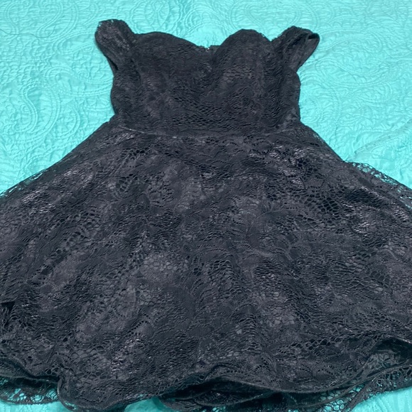 Black Windsor Dress - Picture 1 of 3